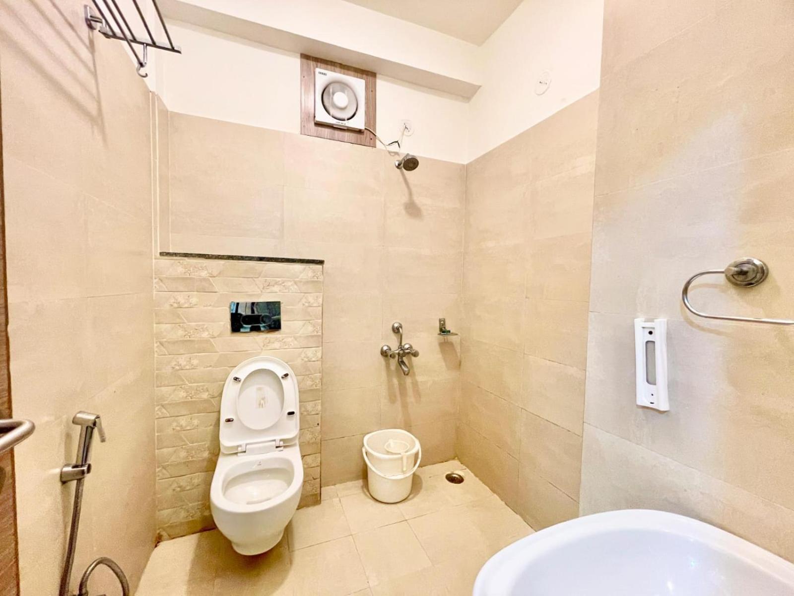 Hotel Near Sea R#-b#-international ! Puri,near Jagannath Temple- Fully Air Conditioned ,wifi,- Lift And Restaurant, Parking Facilities - A Rated In 4*
